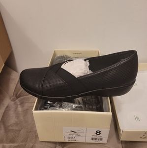 Women's flats